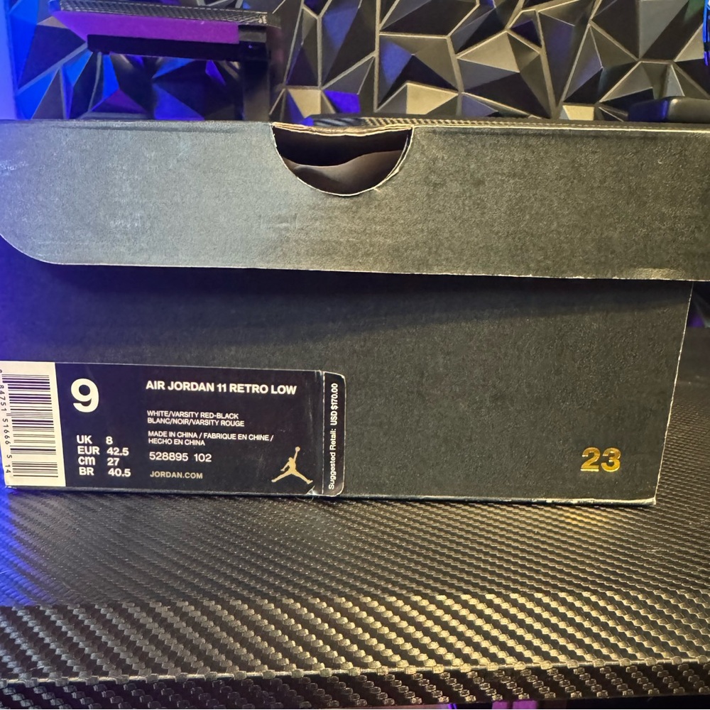 Jordan 11 - Picture 9 of 11
